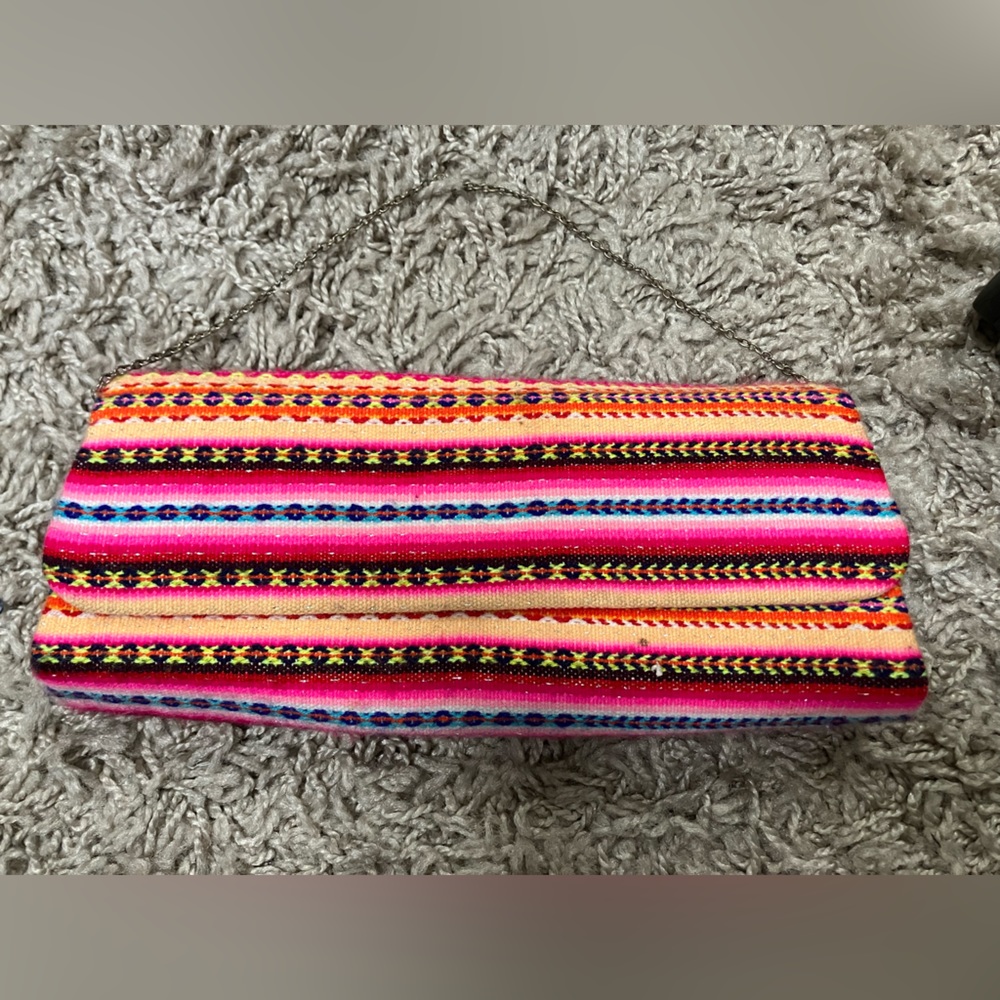 Multicolor envelop bag with chain strap that can be in out